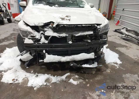 2017 Subaru Outback 2.5I Limited z USA, uszkodzony, nr VIN 4S4BSANC1H3329257